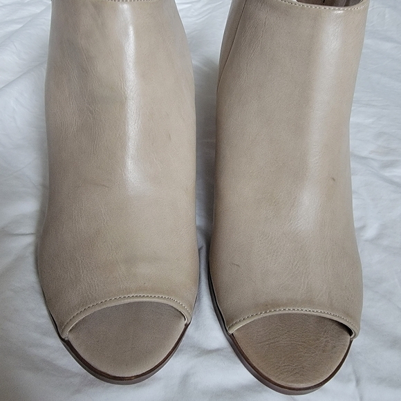 Call it Spring - Peep Toe Block Heels - Size 10 - Picture 4 of 12